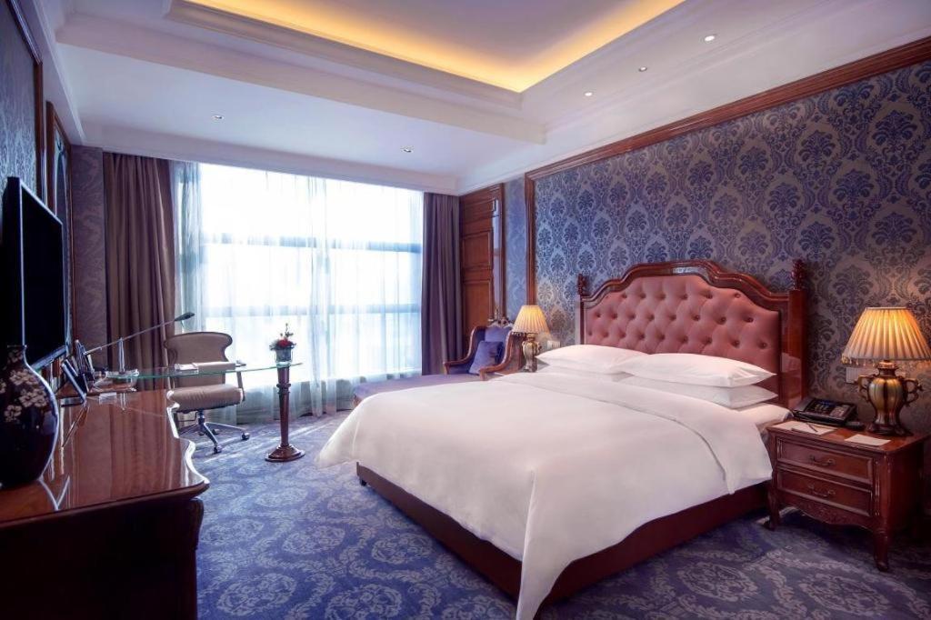 Chongqing Huachen International Hotel Bagian luar foto