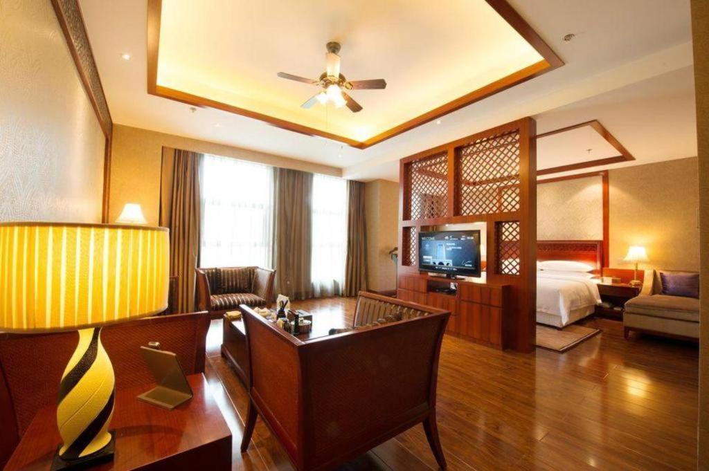 Chongqing Huachen International Hotel Bagian luar foto