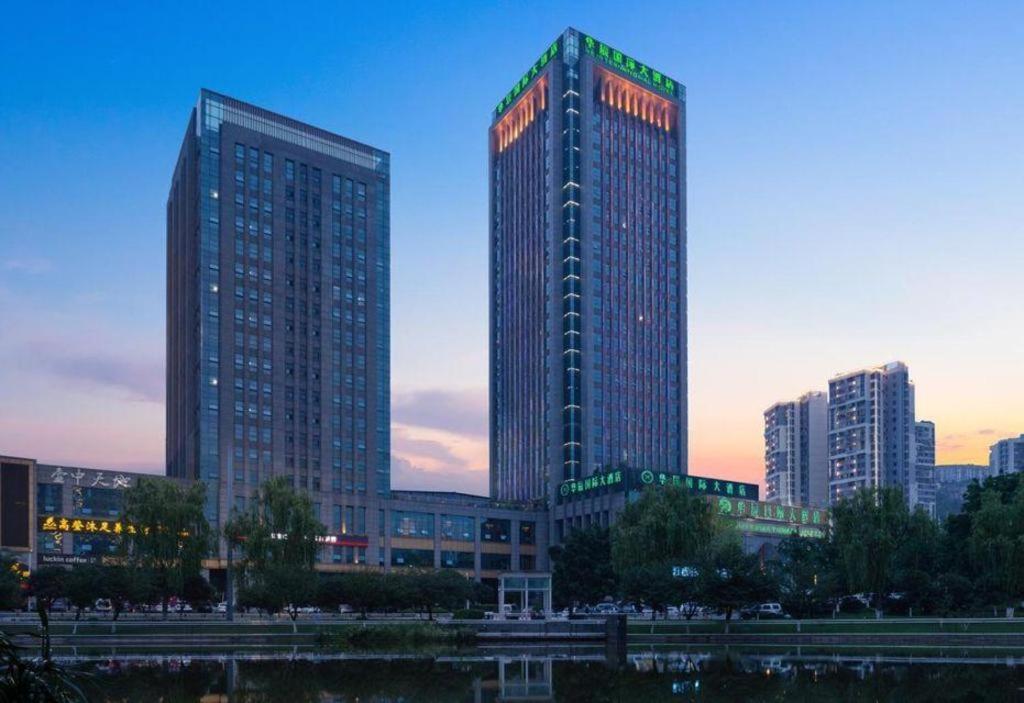 Chongqing Huachen International Hotel Bagian luar foto