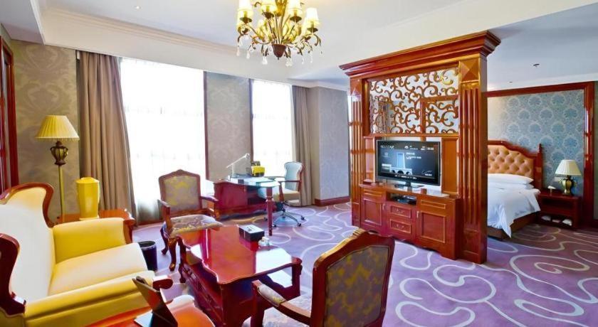 Chongqing Huachen International Hotel Bagian luar foto